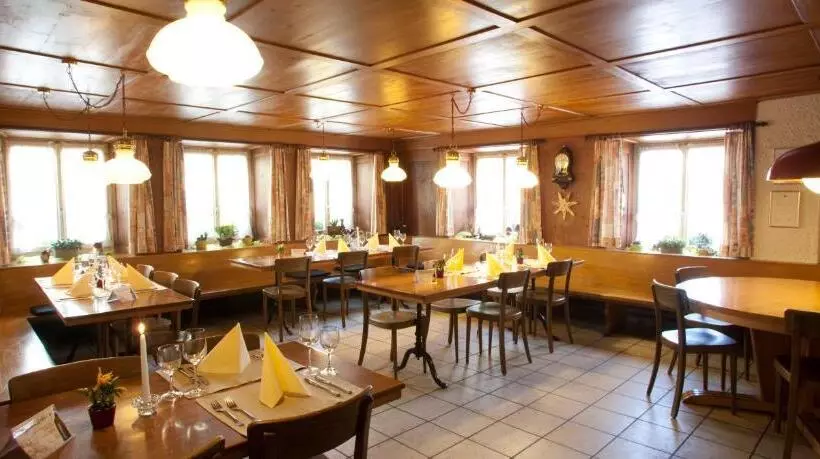 ホテル Gasthaus Hirschen