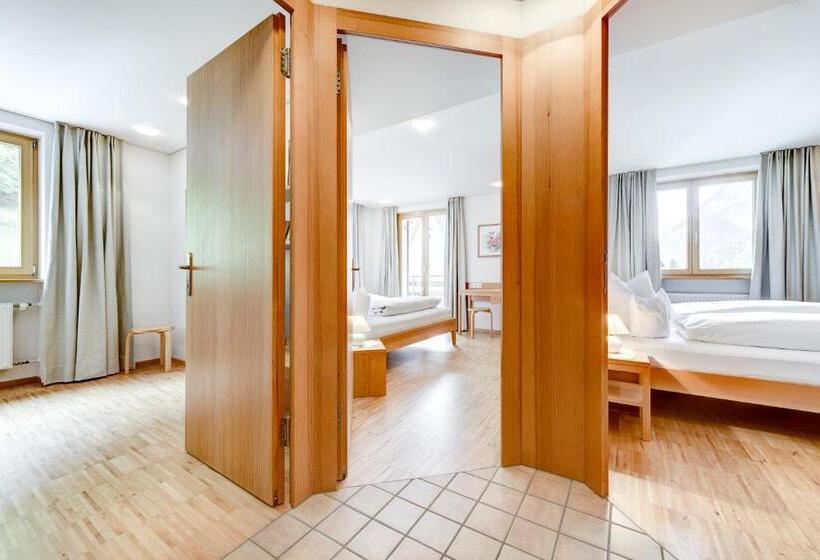 ホテル Gasthof Kreuz