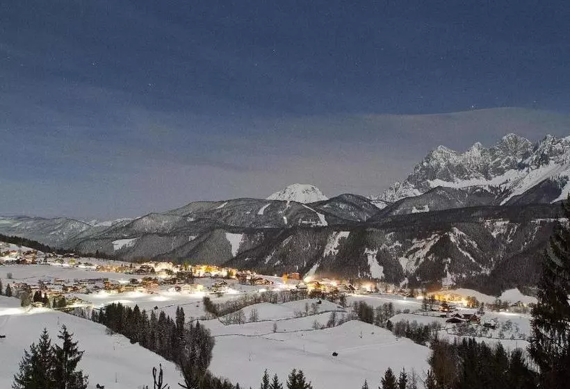 Hotelli Haus Alpina