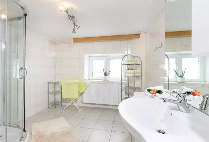 هتل Haus Attos