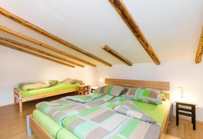 هتل Haus Attos
