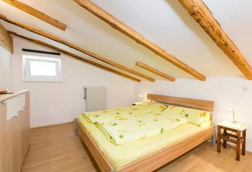 هتل Haus Attos