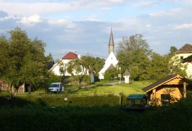 هتل Landhaus Noreia