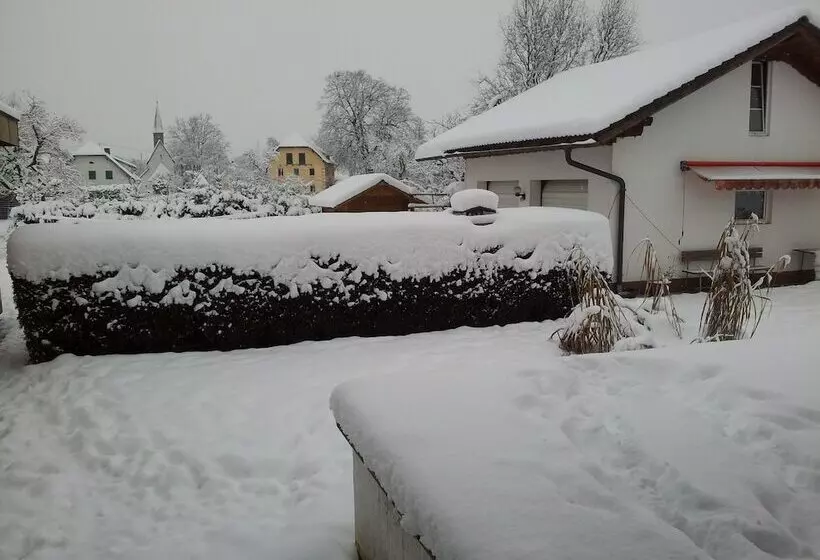 هتل Landhaus Noreia