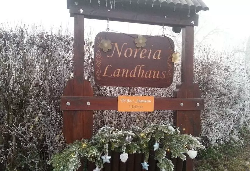 هتل Landhaus Noreia