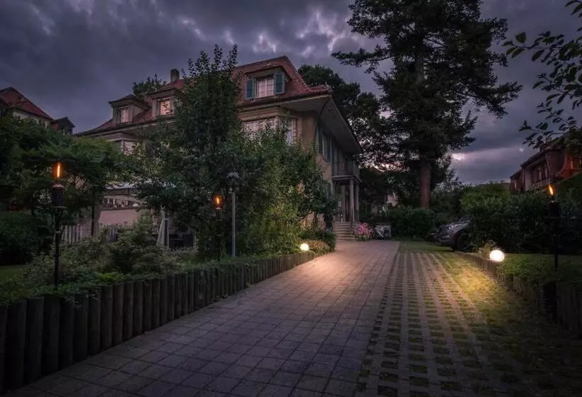 ホテル Max Aviation Villa & Apartments