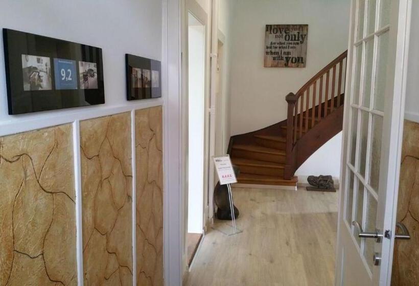 ホテル Max Aviation Villa & Apartments