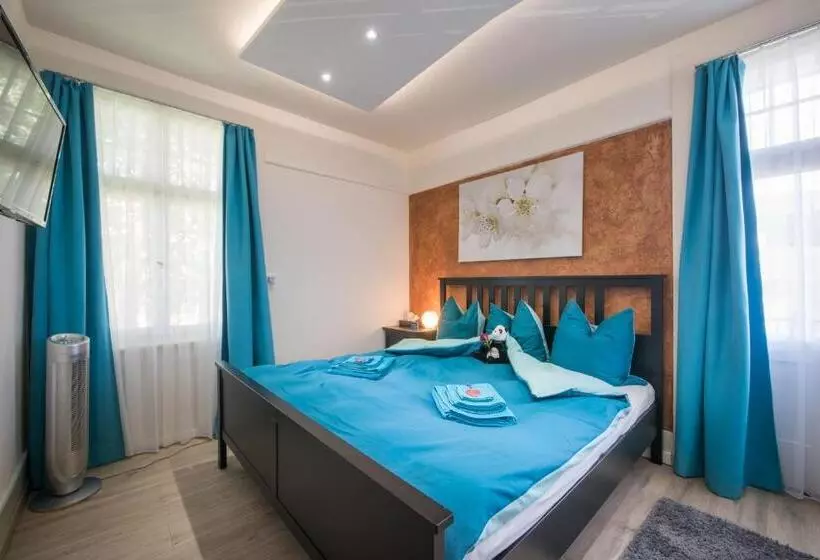 ホテル Max Aviation Villa & Apartments