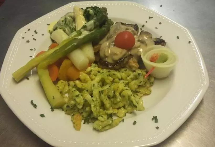 Hotelli Restaurant Schönau