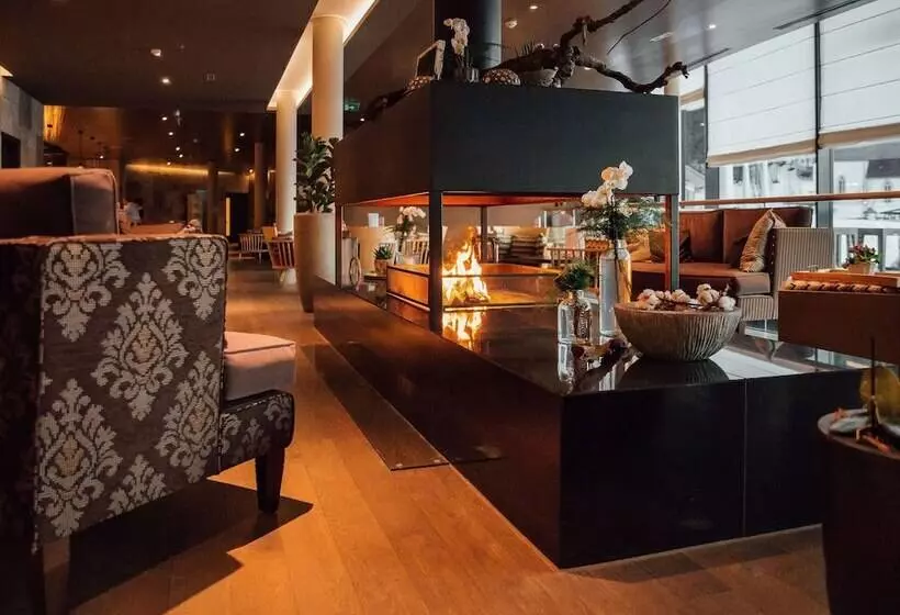 Hotelli Aja Bergresort Werfenweng