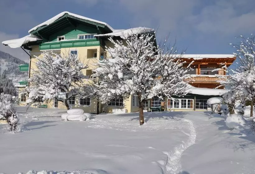 Hotelli Wohlfühlresort Und Feriengut Martinerhof
