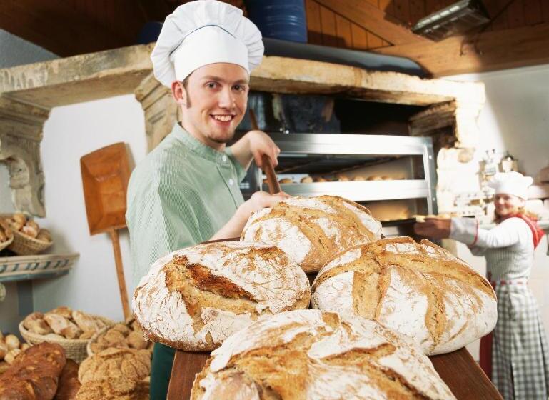 Landzeit Motor Hotel St. Valentin