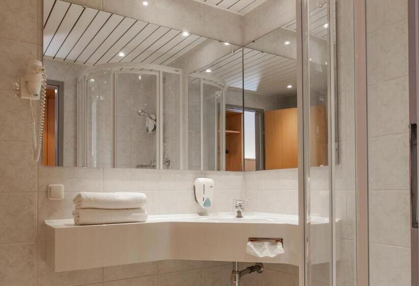 Landzeit Motor Hotel St. Valentin