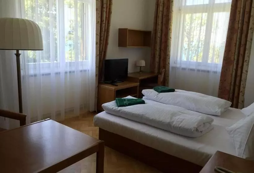 See Hotel Post Am Attersee
