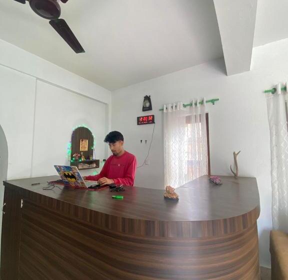 تختخواب و صبحانه Safari Suite