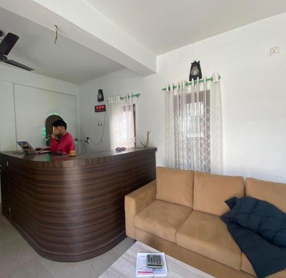 تختخواب و صبحانه Safari Suite