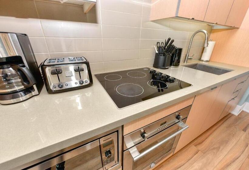 هتل 300 Front Property