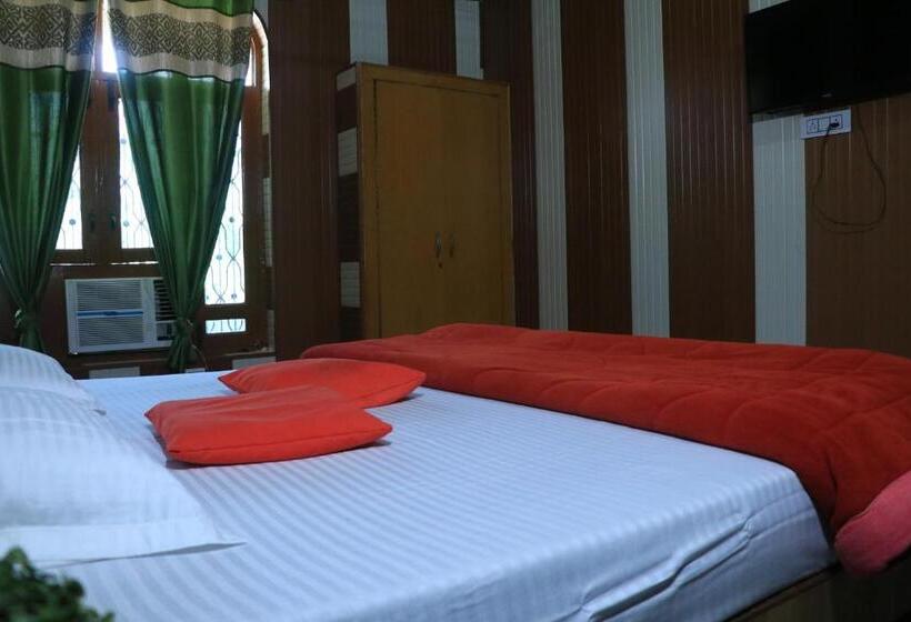 ホテル Corbett Atulyam Home Stay