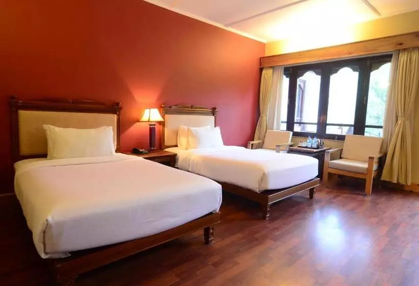 هتل Dragons Nest Resort