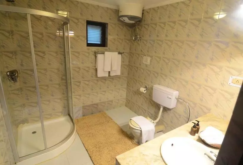 هتل Dragons Nest Resort