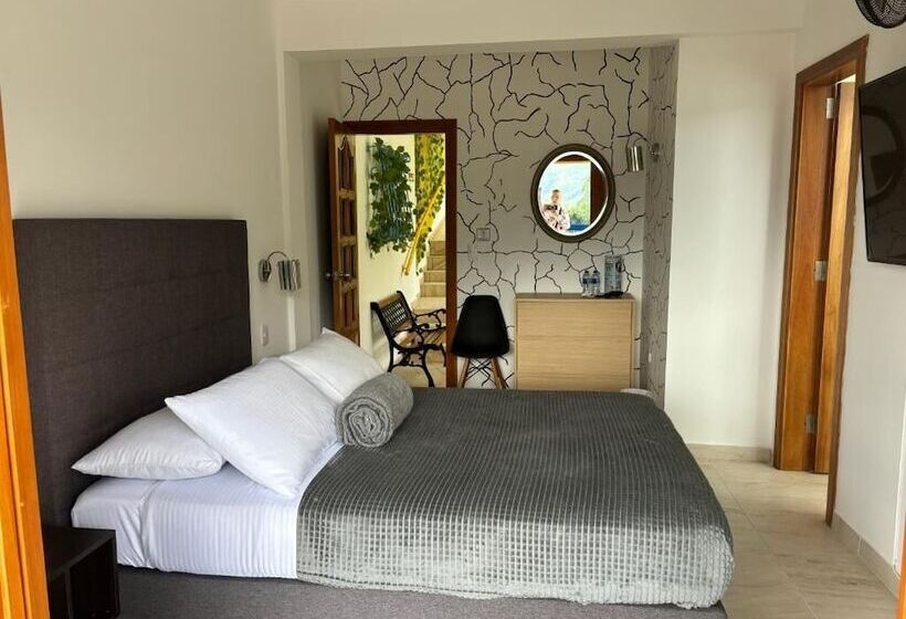 هتل Hospedaje Camino Real