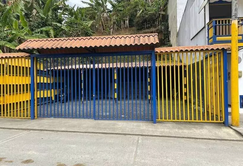 ホテル Hospedaje Camino Real