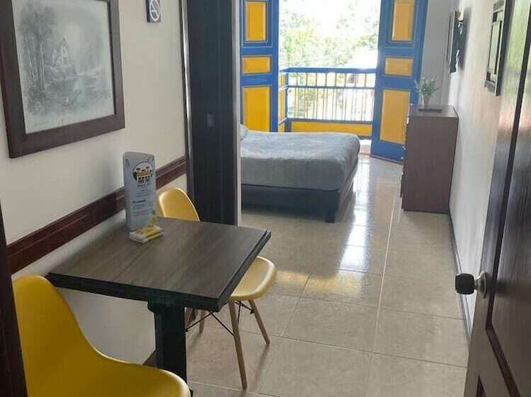 هتل Hospedaje Camino Real