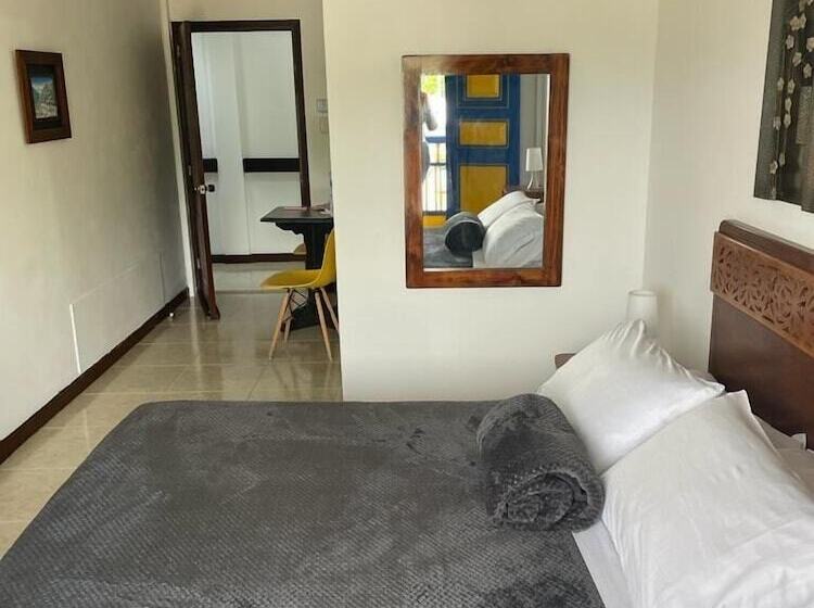 هتل Hospedaje Camino Real