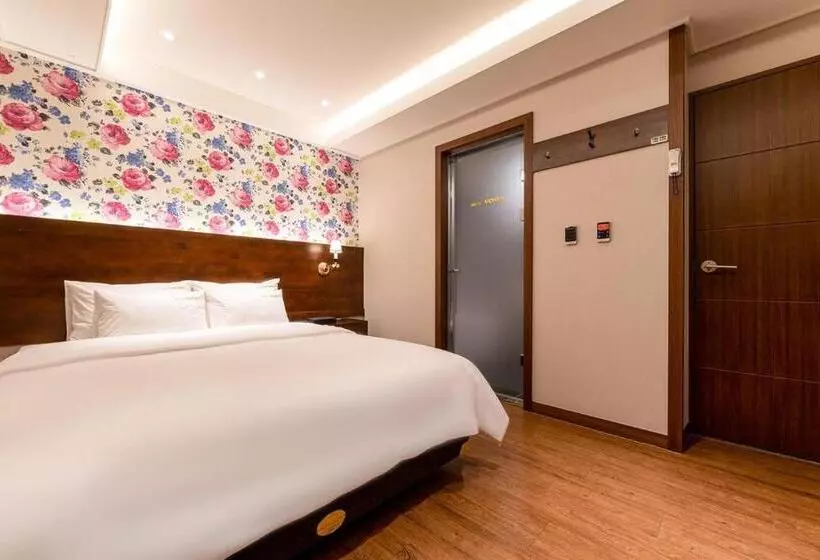 Hotel Momo