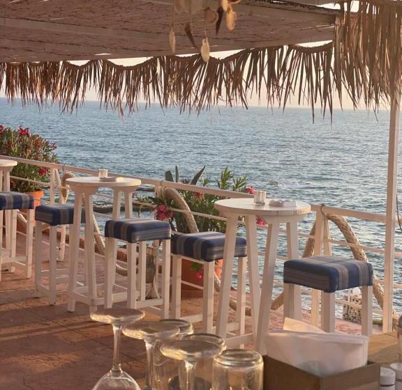 پانسیون Le Blanc Bleu