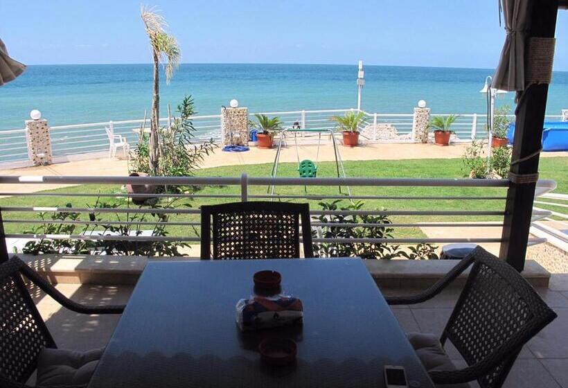 پانسیون Le Blanc Bleu