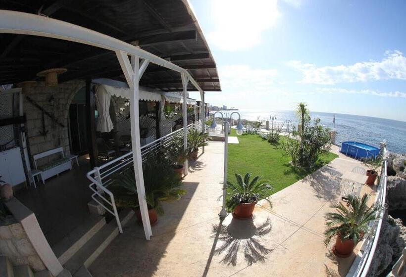 پانسیون Le Blanc Bleu