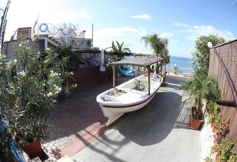 پانسیون Le Blanc Bleu