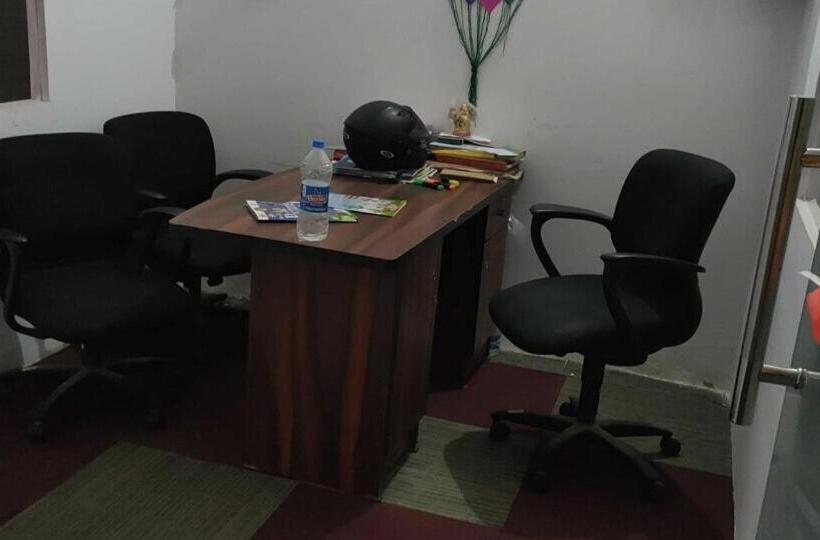 Pop 80730e Hotel Rajeshwari