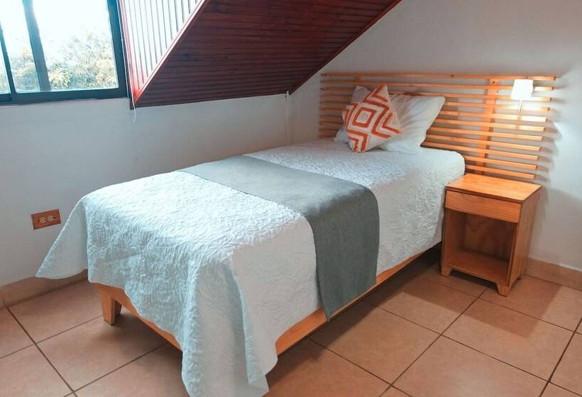 Trebol Amarillo Bed & Breakfast