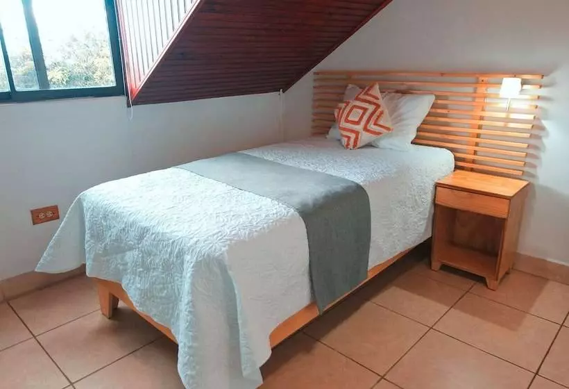Trebol Amarillo Bed & Breakfast