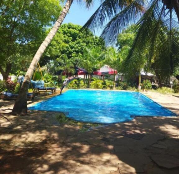 هاستل Comba Bush