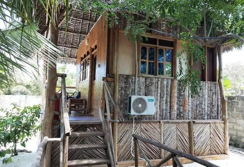ベッドアンドブレックファースト Jambiani Wood House