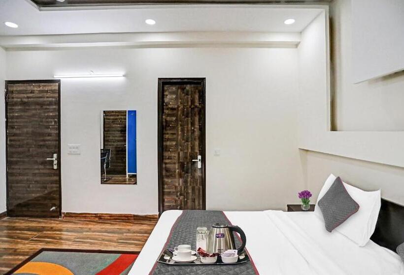 Collection O Hotel The Sunrise