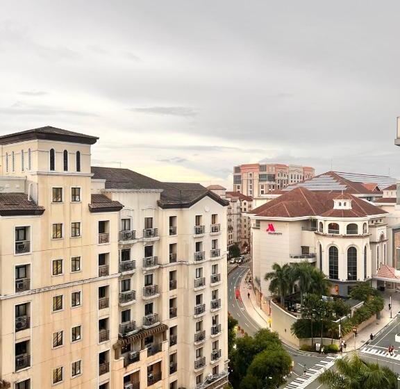 Elegant Condo Hotel Across Naia Airport Terminal 3 Newport City