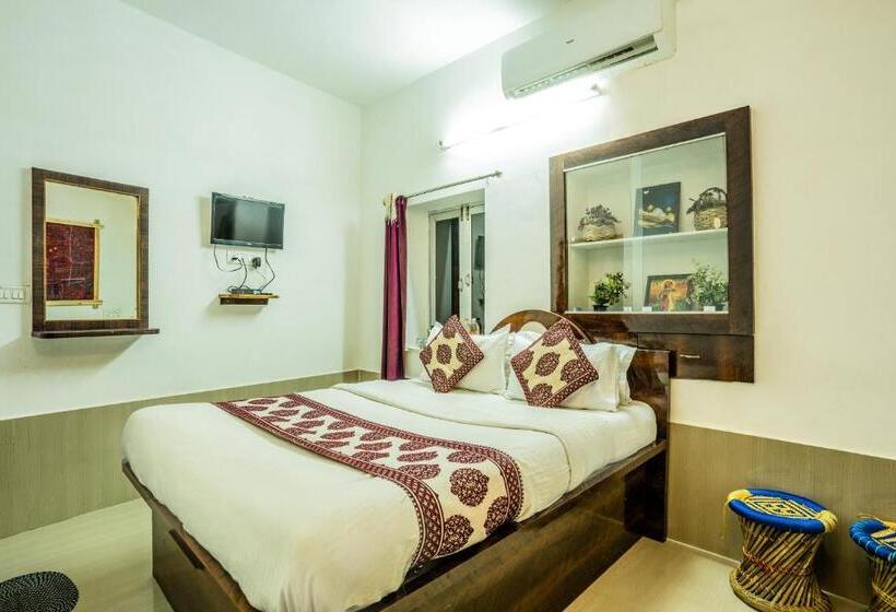 Hotel Moscow Haveli & Desert Safari