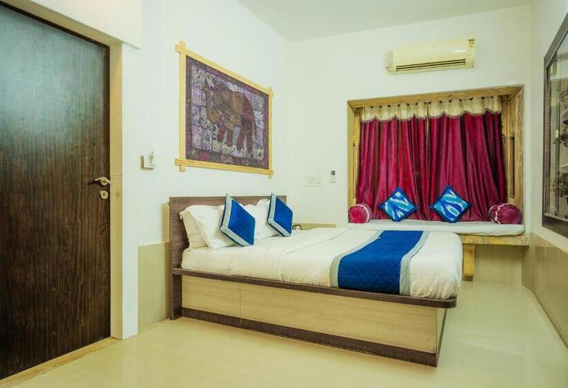 Hotel Moscow Haveli & Desert Safari