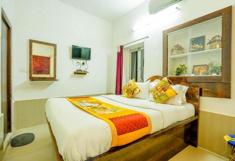 Hotel Moscow Haveli & Desert Safari