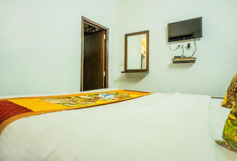 Hotel Moscow Haveli & Desert Safari