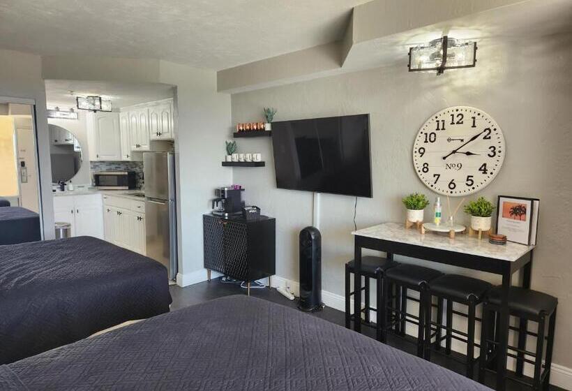 Modern Beach Condo Daytona Beach