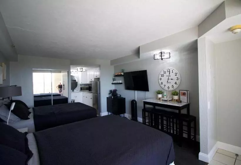 Modern Beach Condo Daytona Beach