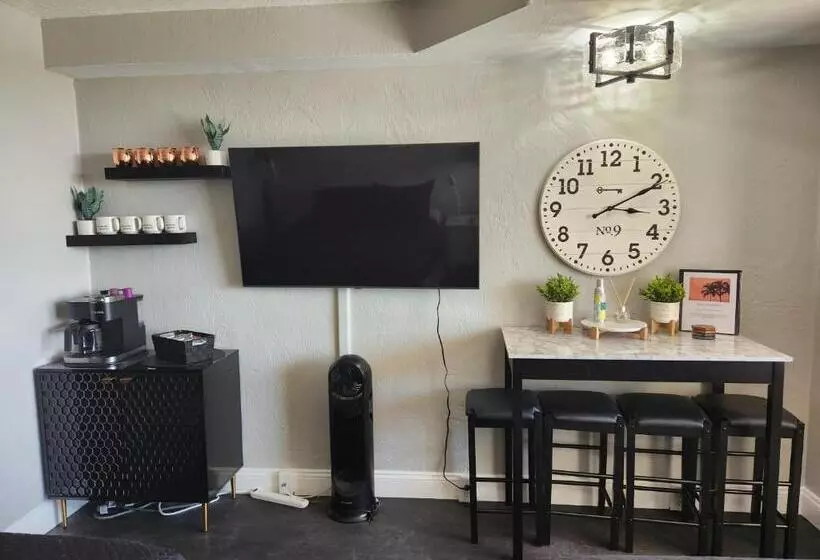 Modern Beach Condo Daytona Beach