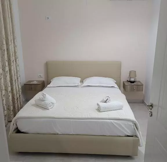 ペンション Eljos House Permet