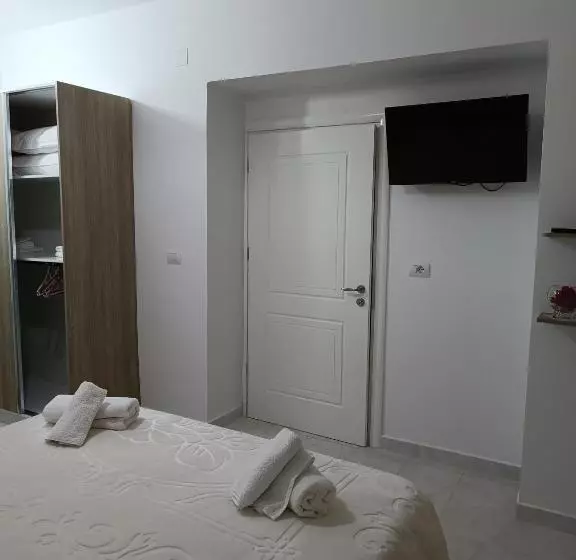 ペンション Eljos House Permet