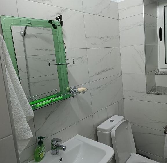 پانسیون Eljos House Permet